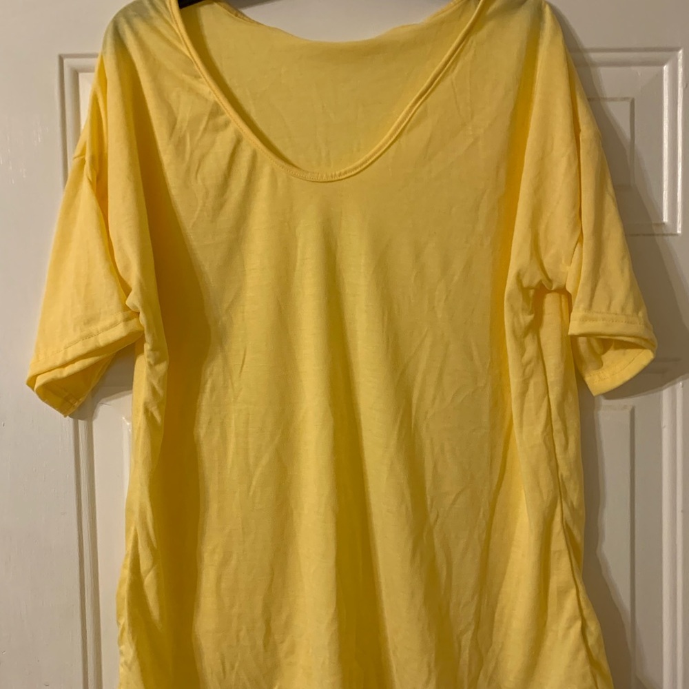 NWOT Yellow Women's Top SZ XL